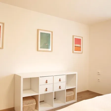 Apartment Mint *